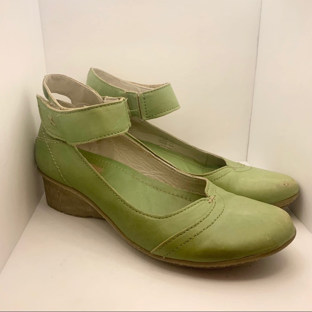 Adorable green leather Mary Janes